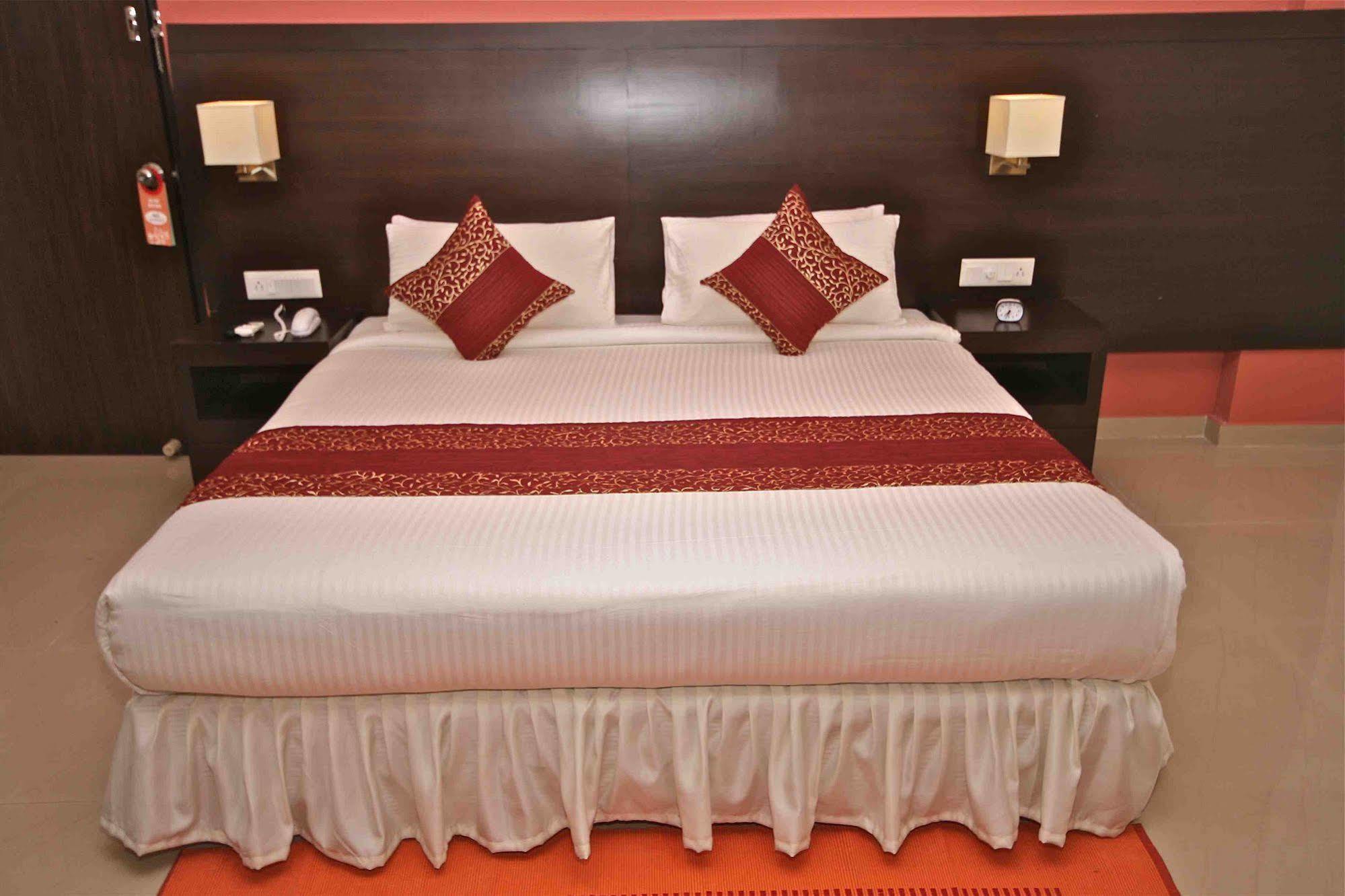 Treebo Trend Sterling Suites Inn Bengaluru Zewnętrze zdjęcie