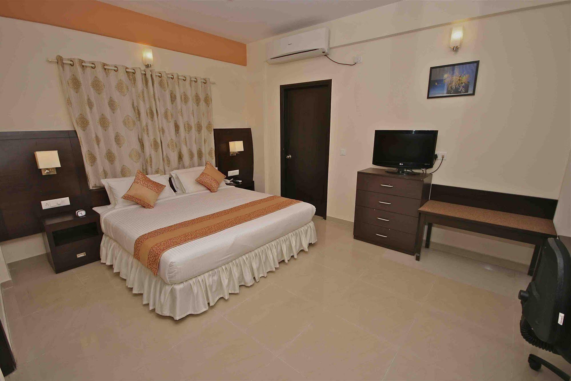 Treebo Trend Sterling Suites Inn Bengaluru Zewnętrze zdjęcie